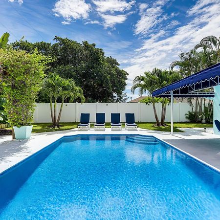 Coastal Villa With Private Yard And Heated Pool! North Palm Beach Exterior photo