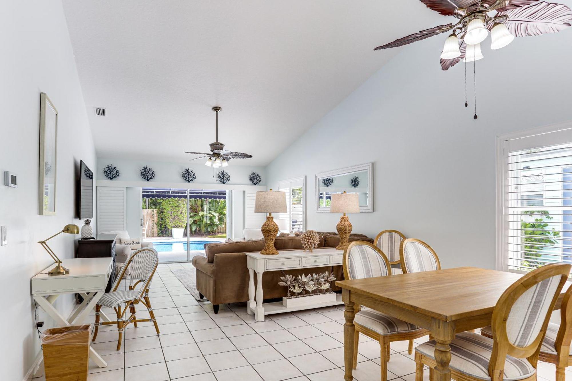 Coastal Villa With Private Yard And Heated Pool! North Palm Beach Exterior photo
